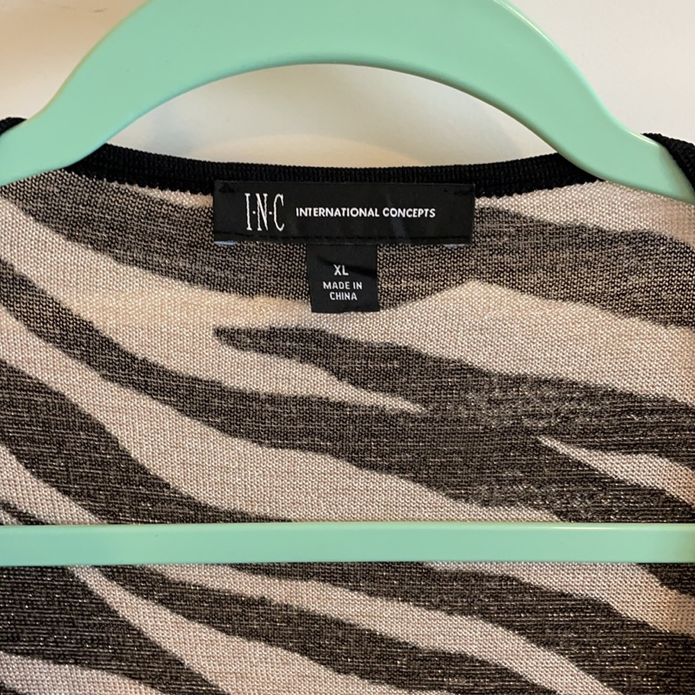 Zebra Completer Sweater - Picture 6 of 12